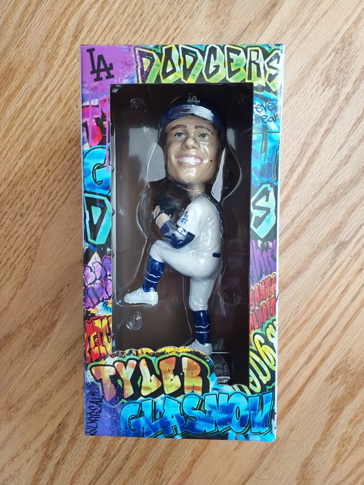 Tyler Glasgow bauble head 箱にキズあり　LA現地品 PRE ORDER - TYLER GLASNOW SIGNED DODGERS BOBBLEHEAD W/ PSA ITP